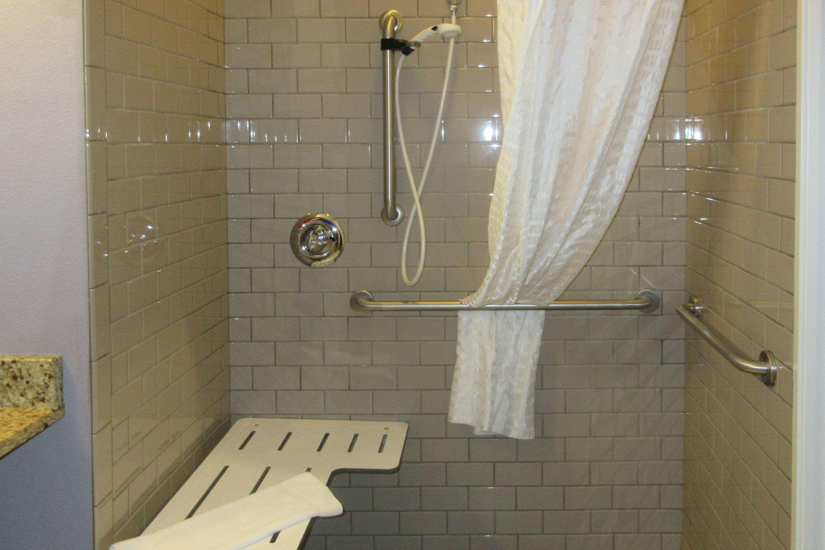 Quality Inn & Suites Caldwell I-77 Esterno foto